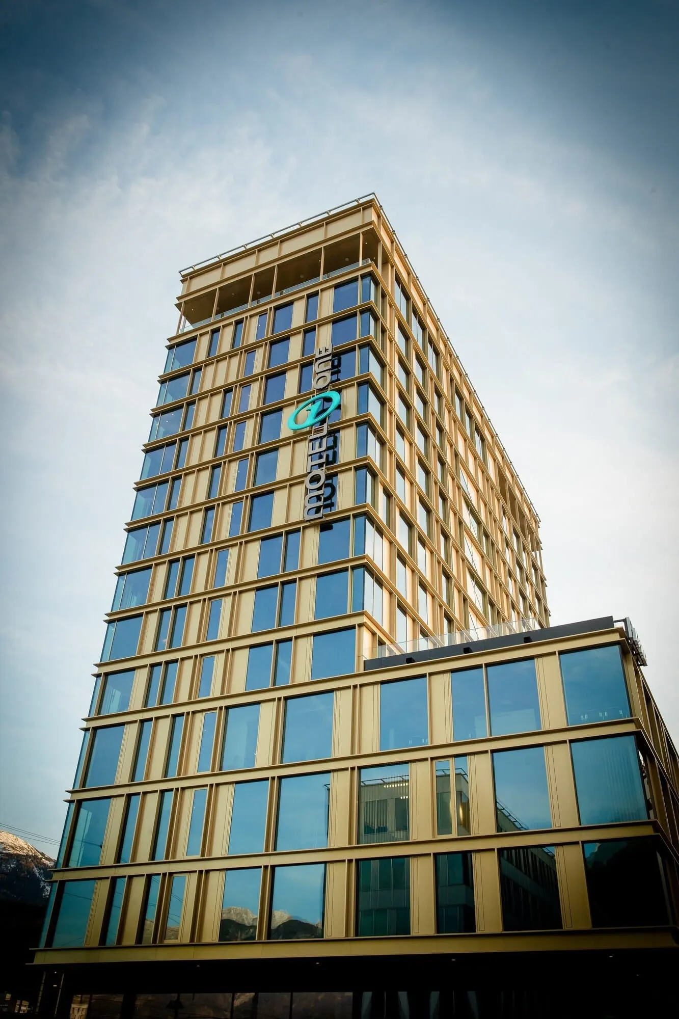 Motel One Innsbruck: The tower by the main station