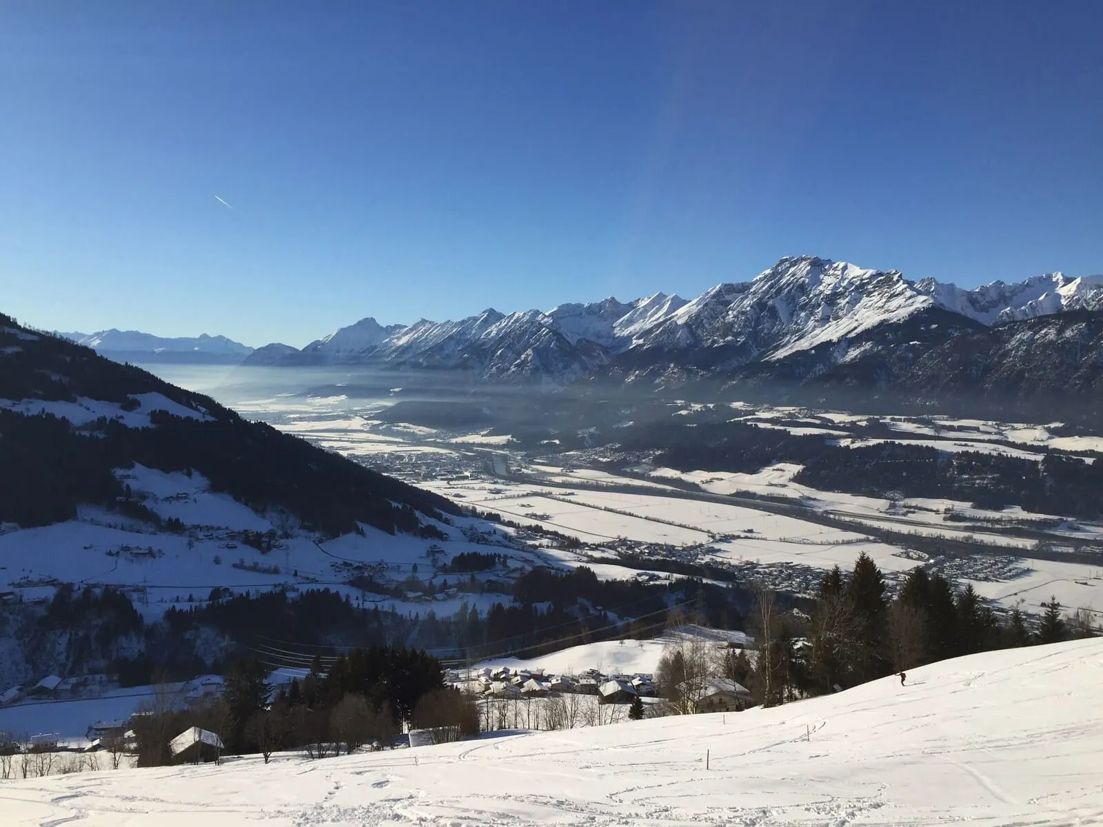 Hotel Heiligkreuz: Winter view over the Inn valley