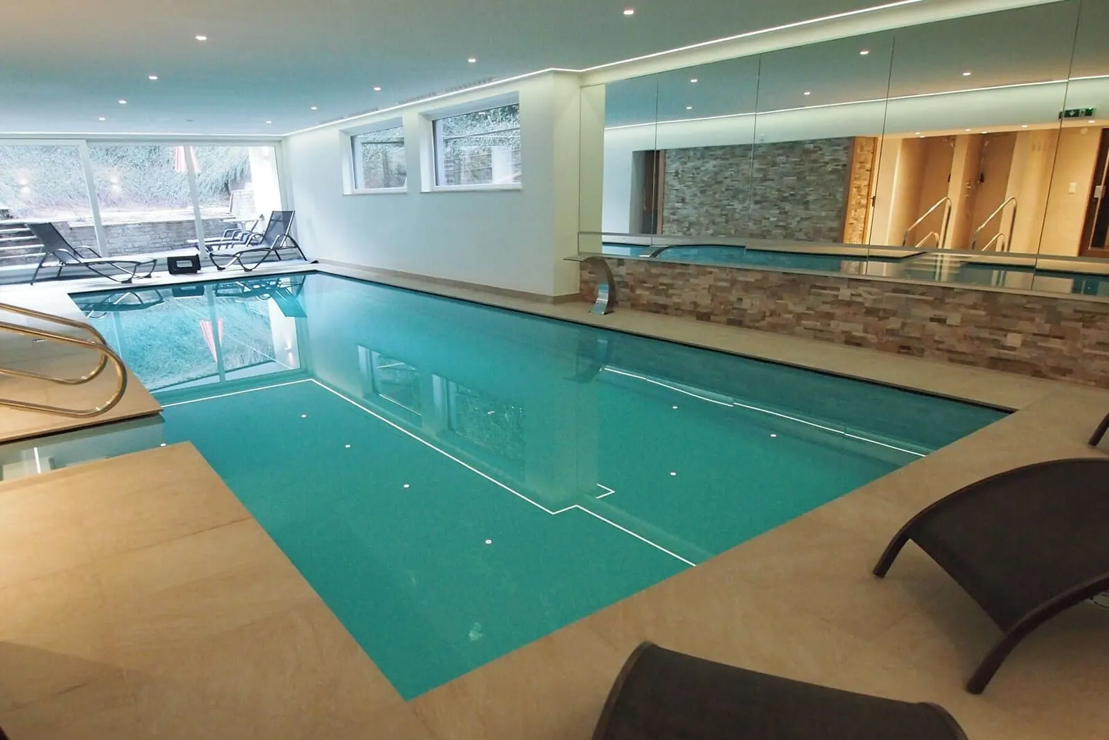 Hotel Sonnhof: Indoor pool with garden view