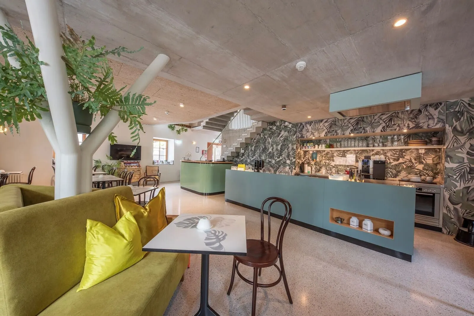 pradl elf my-apartment: Shared lounge and kitchen