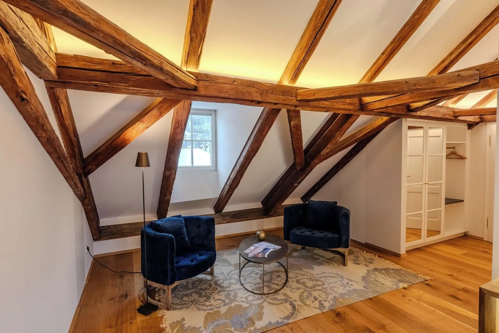 Hotel Goldener Engl: Attic suite sitting area