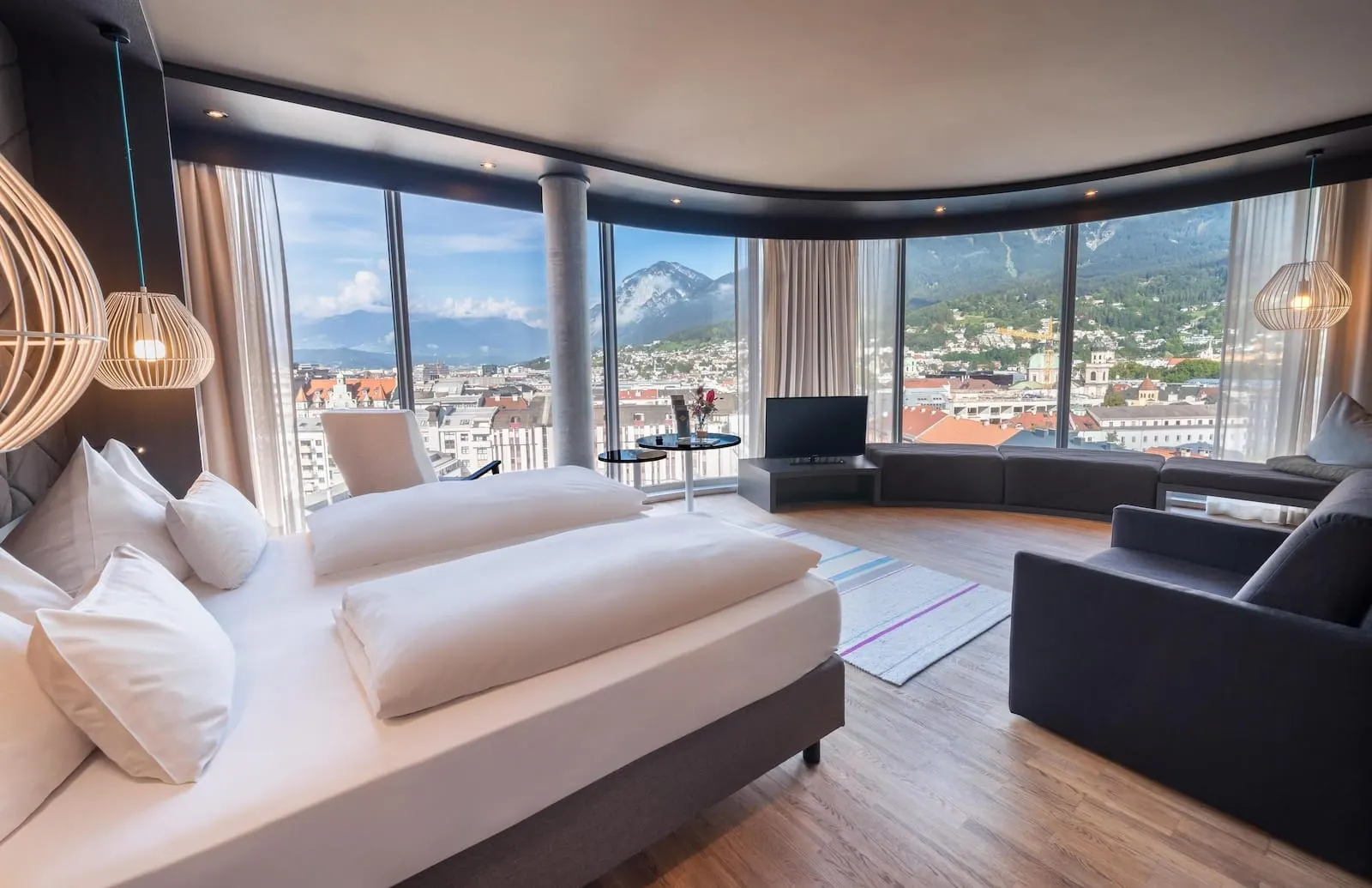 ADLERS Hotel Innsbruck: Double room with city view