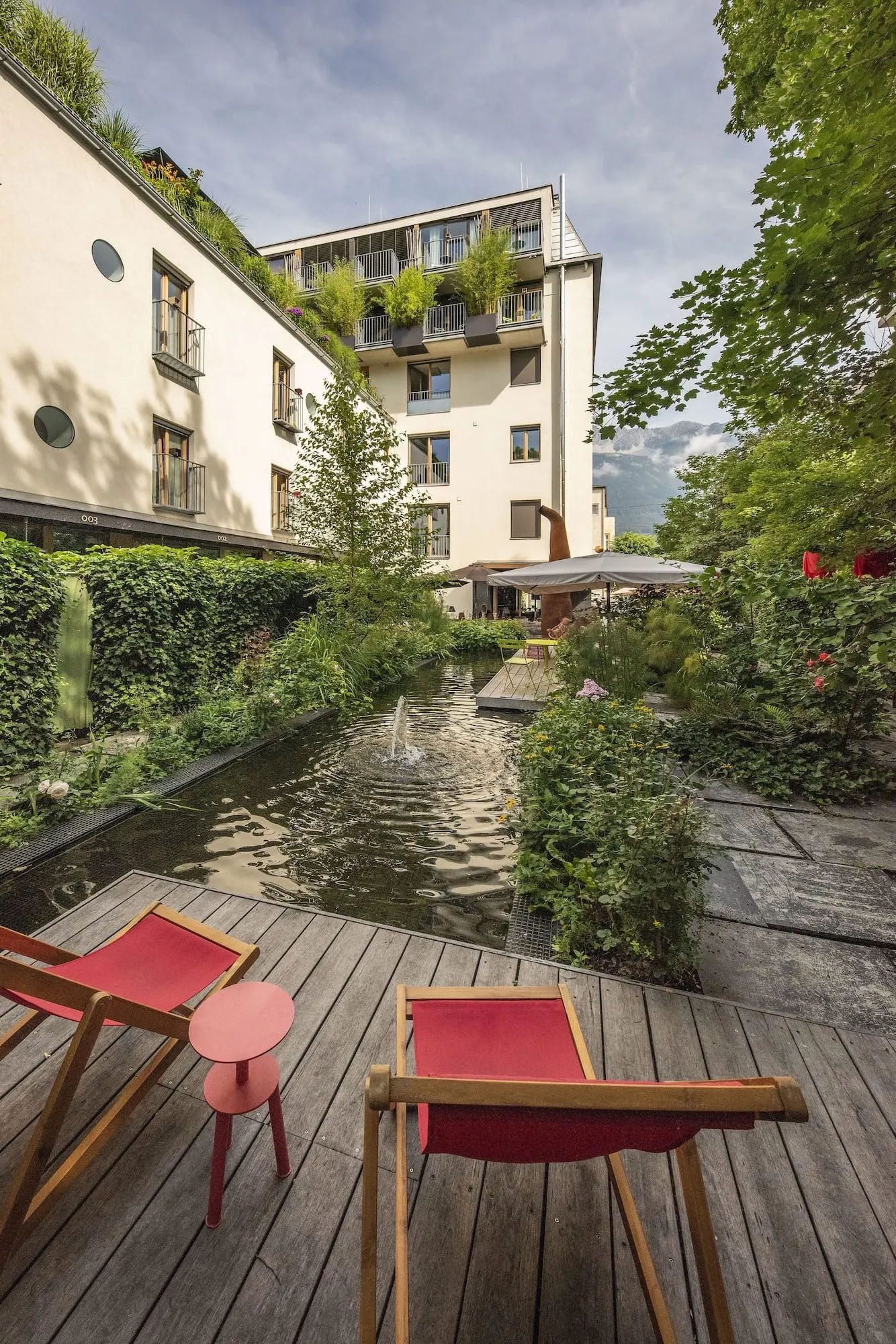 NALA individuellhotel: Garden courtyard