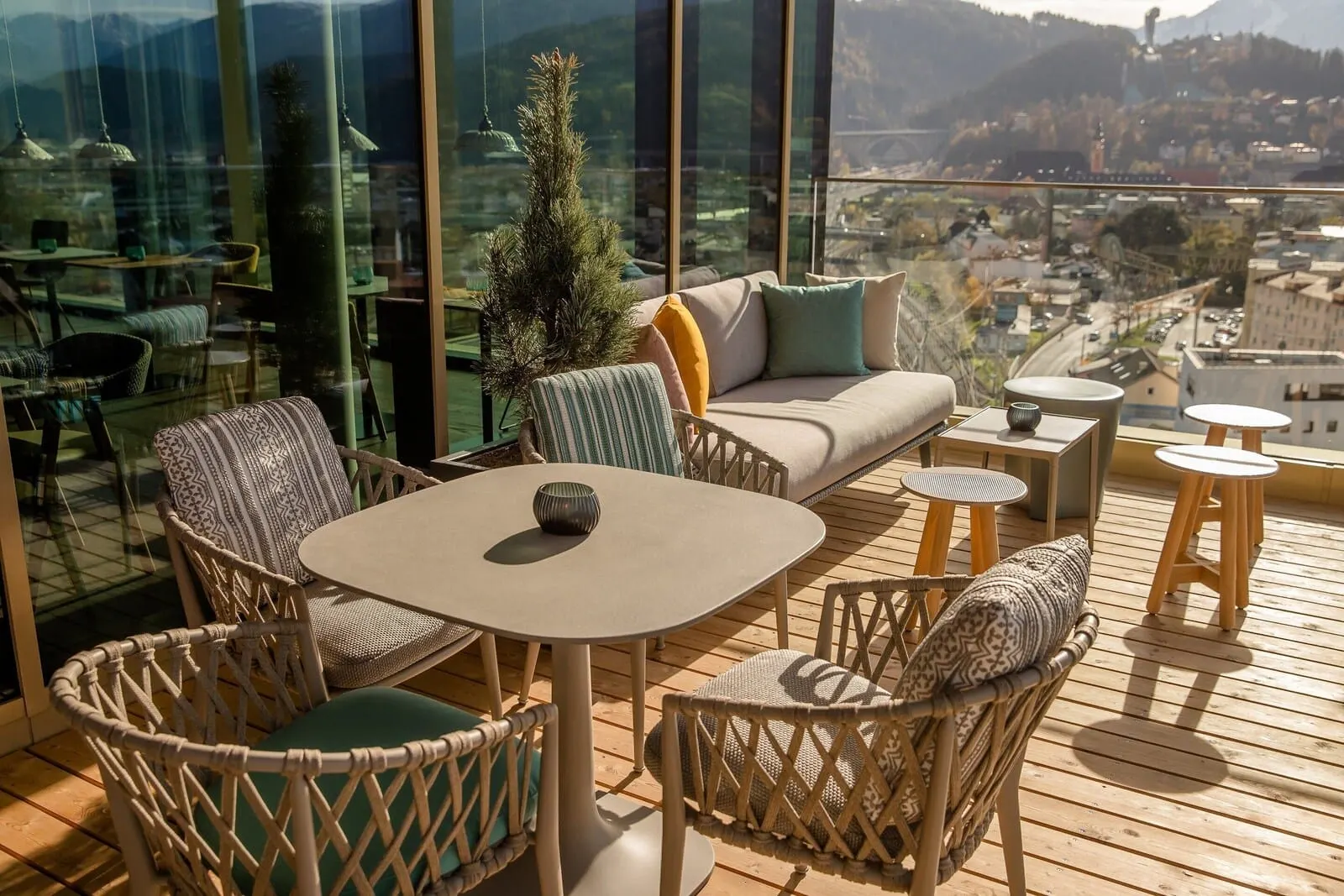 Motel One Innsbruck: Terrace above the city