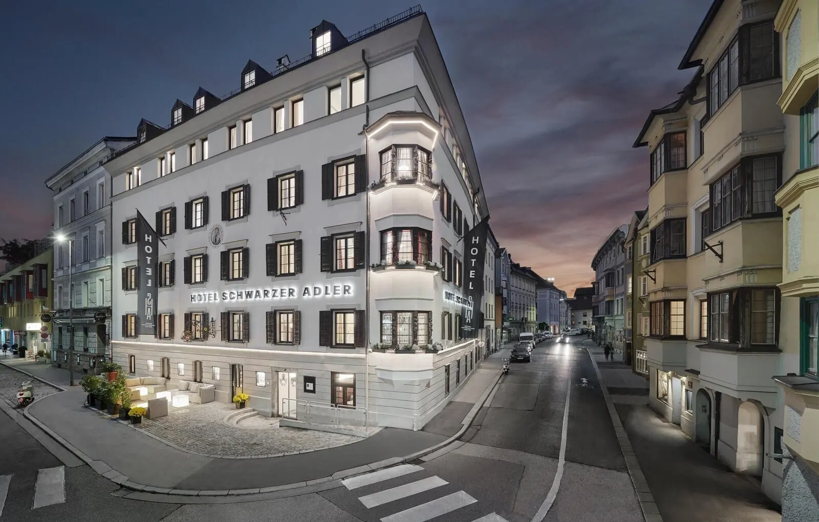 Hotel Schwarzer Adler: The Schwarzer Adler on Kaiserjägerstrasse at dusk