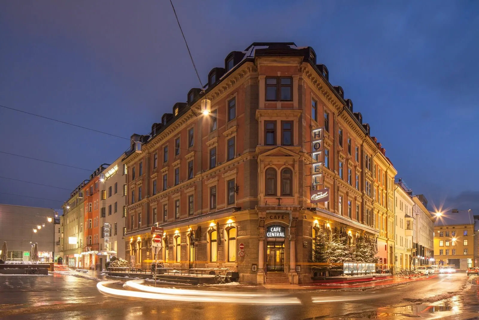 Hotel Café Central: The hotel and Café Central on Gilmstrasse at dusk