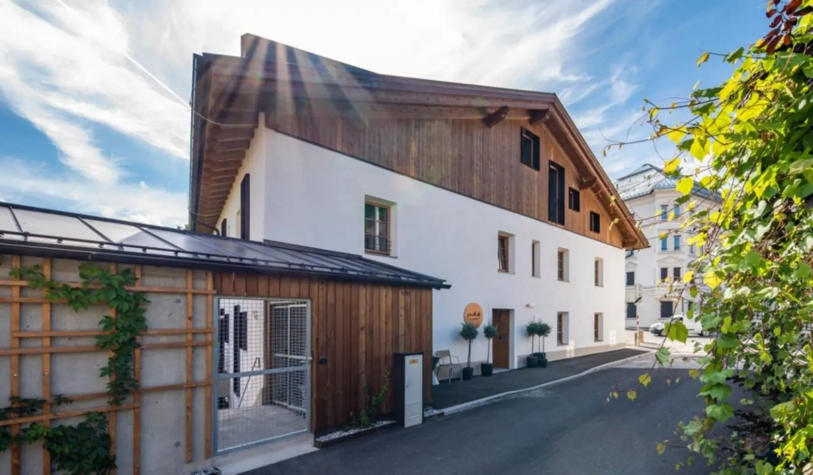 pradl elf my-apartment: The old farmhouse in Pradl that holds the apartments