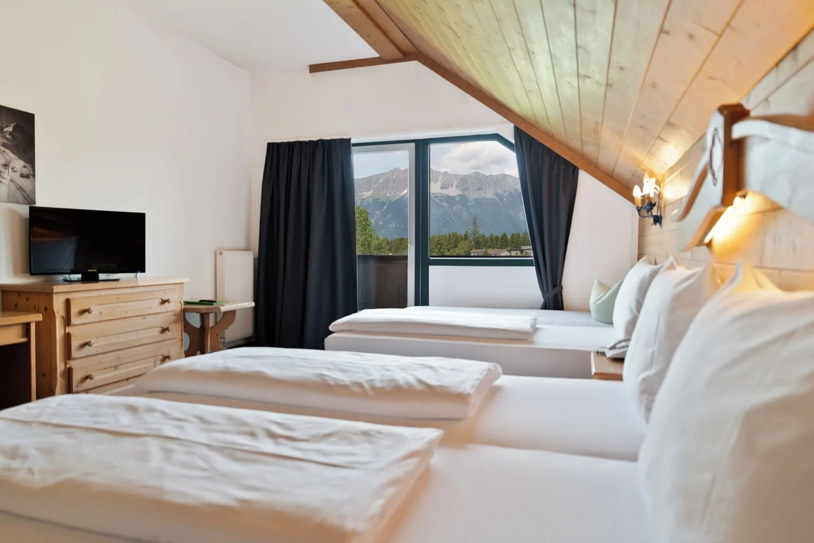 Hotel Gruberhof: Room with mountain view