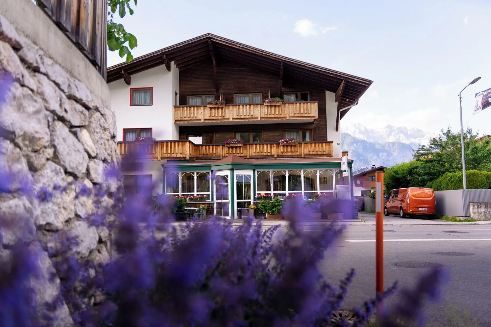 Hotel Kögele: The hotel in summer