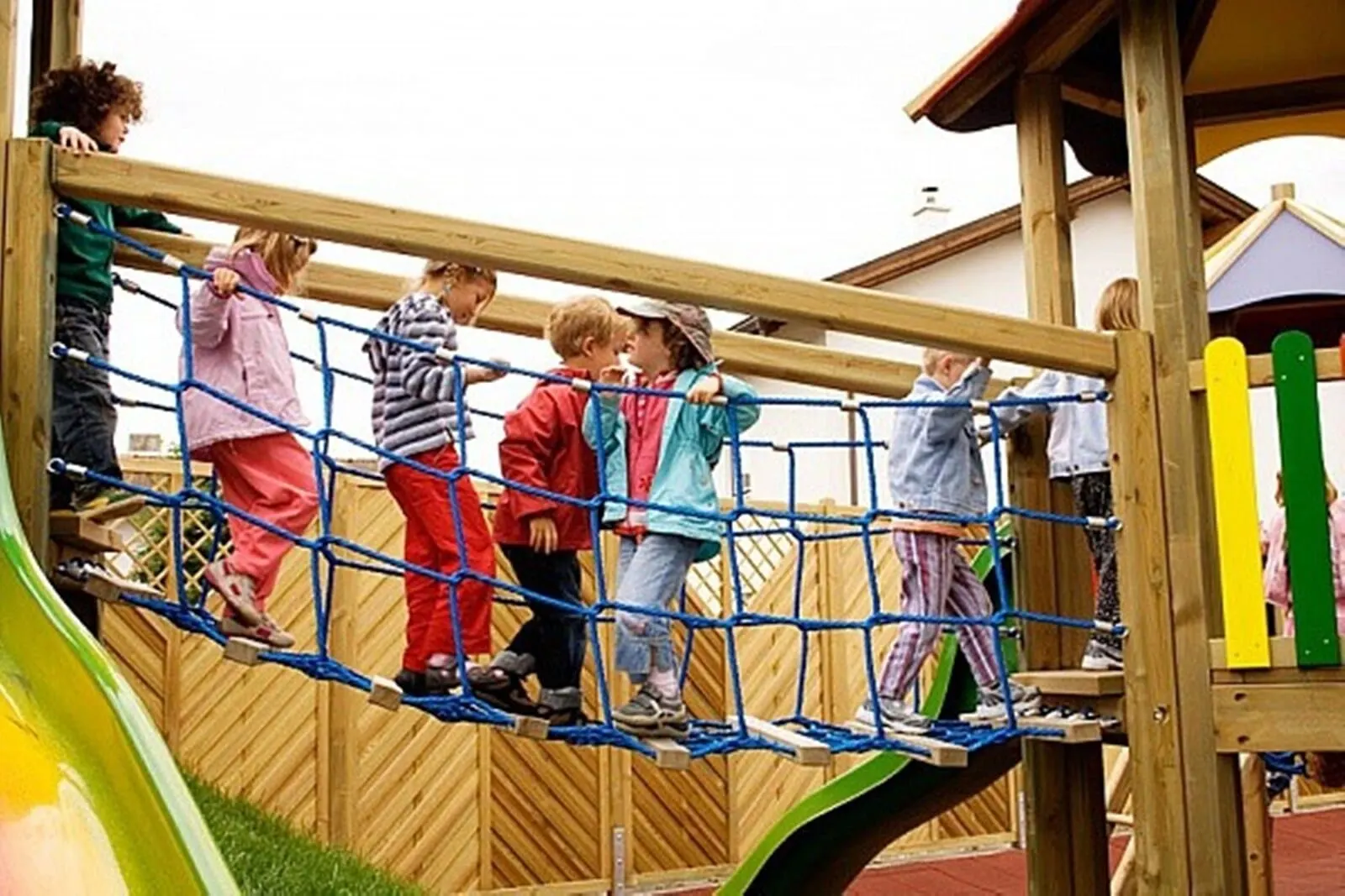 DER WALZL: Children's climbing frame