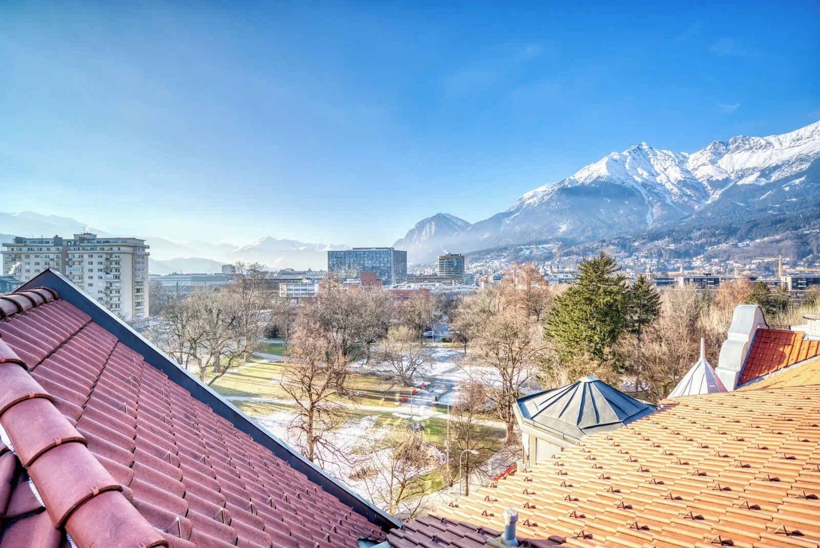 Apartments Leipziger Hof: View over Innsbruck to the Nordkette