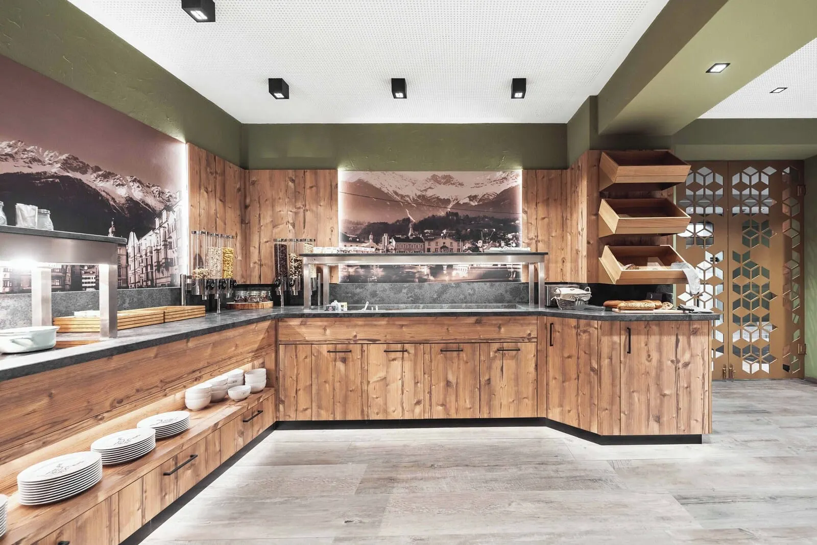 BinderS Budget City-Mountain Hotel: Breakfast buffet