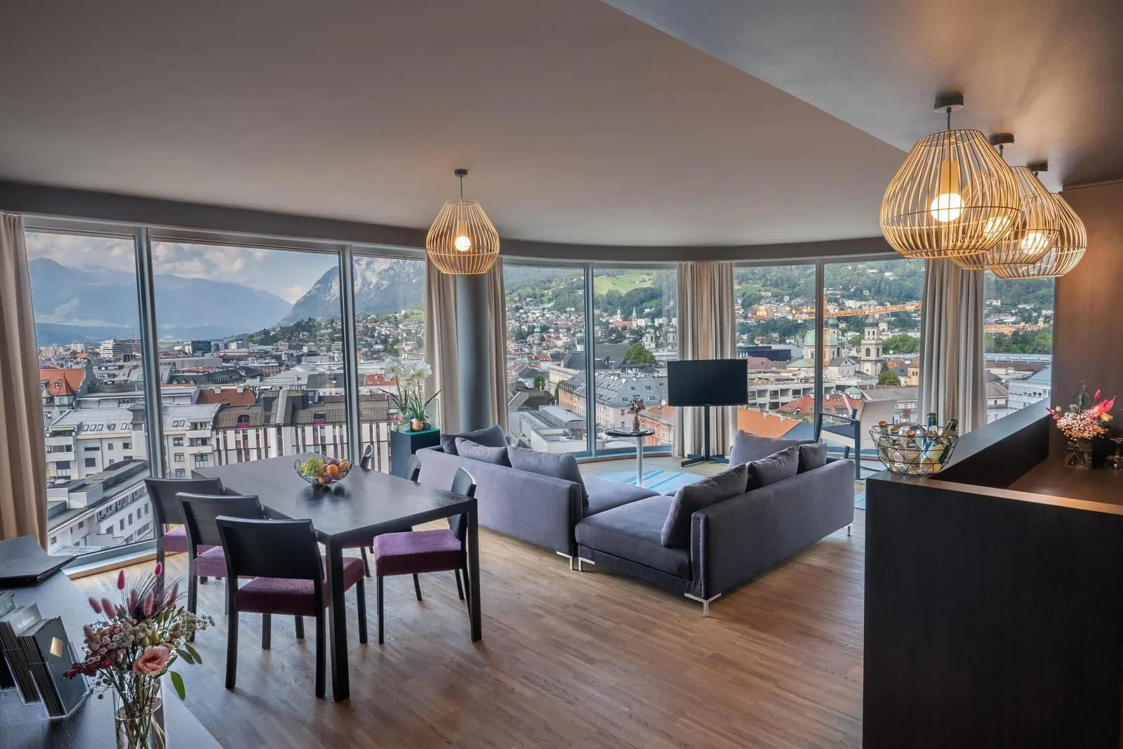 ADLERS Hotel Innsbruck: Suite living area