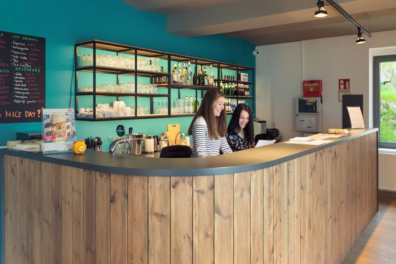 Marmota Hostel: Reception