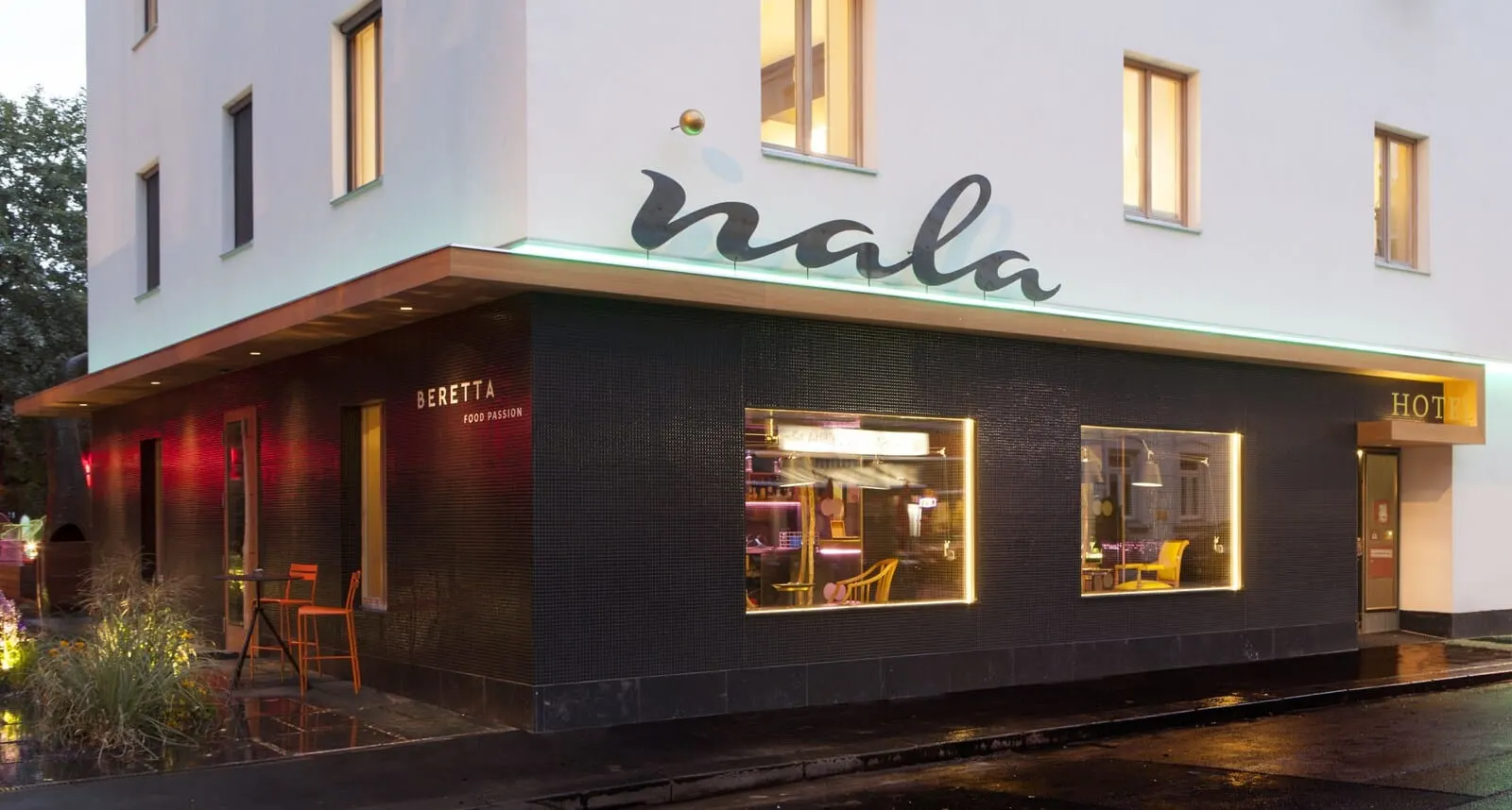NALA individuellhotel: The entrance on Müllerstrasse