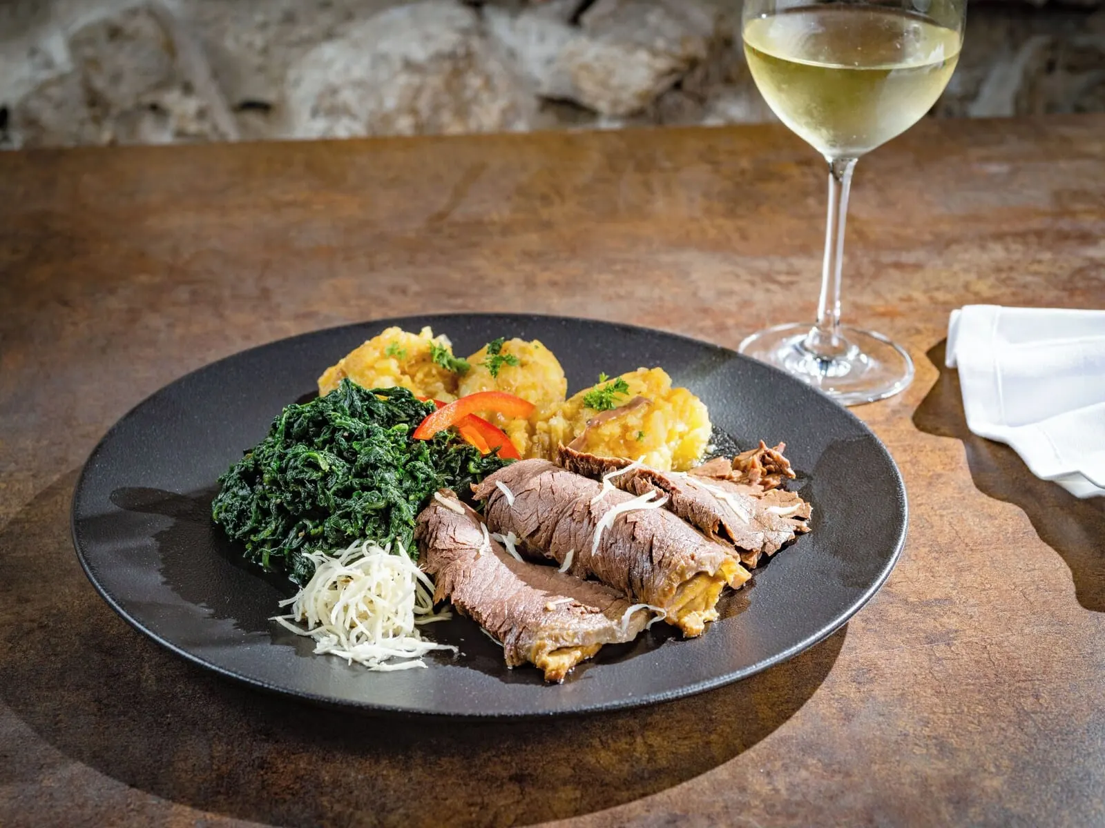 Hotel Goldener Engl: Roast beef from the kitchen