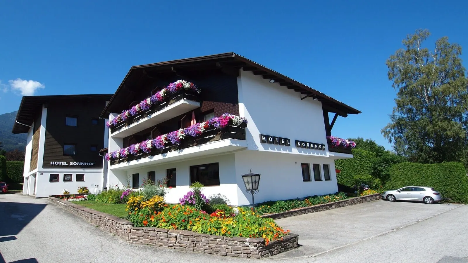 Hotel Sonnhof: The Sonnhof in Mutters in summer