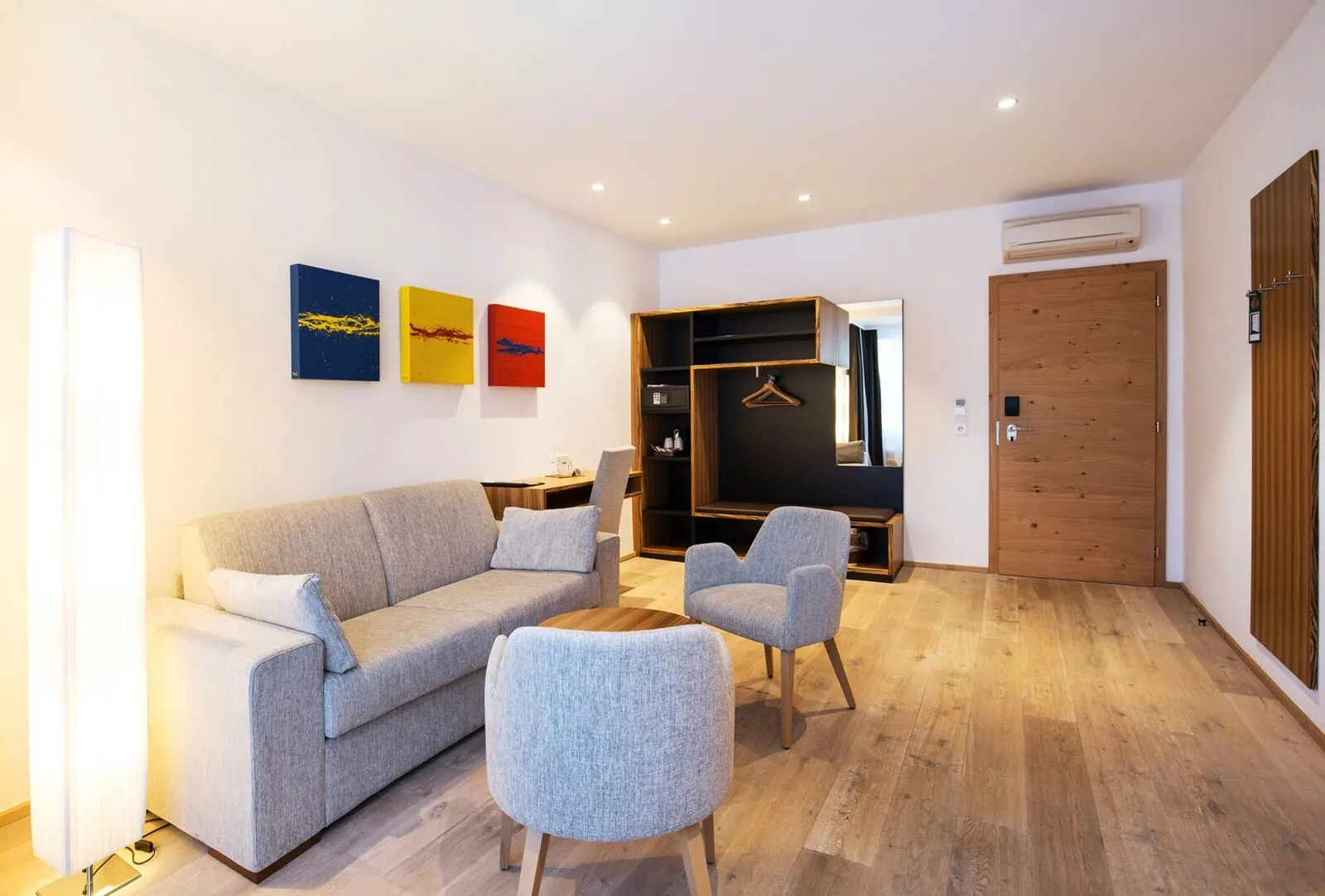 Hotel Leipziger Hof: Suite sitting area
