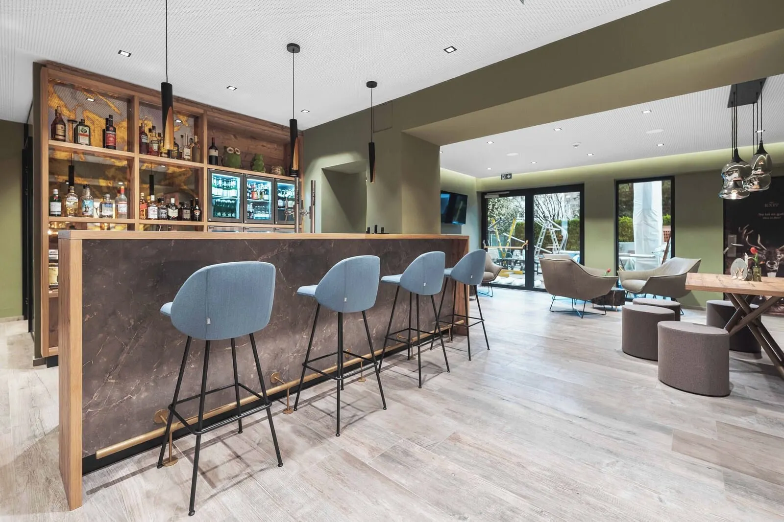 BinderS Budget City-Mountain Hotel: Bar and lounge