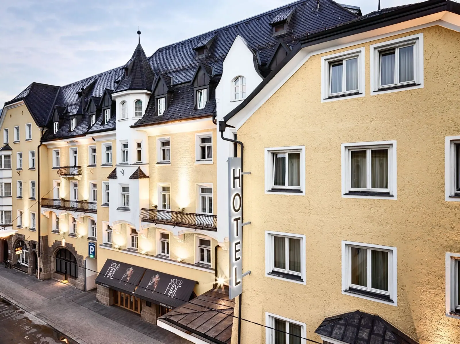 Hotel Grauer Bär: The hotel on Universitätsstrasse
