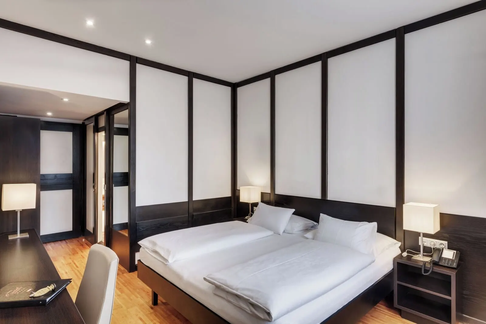Hotel Café Central: Double room