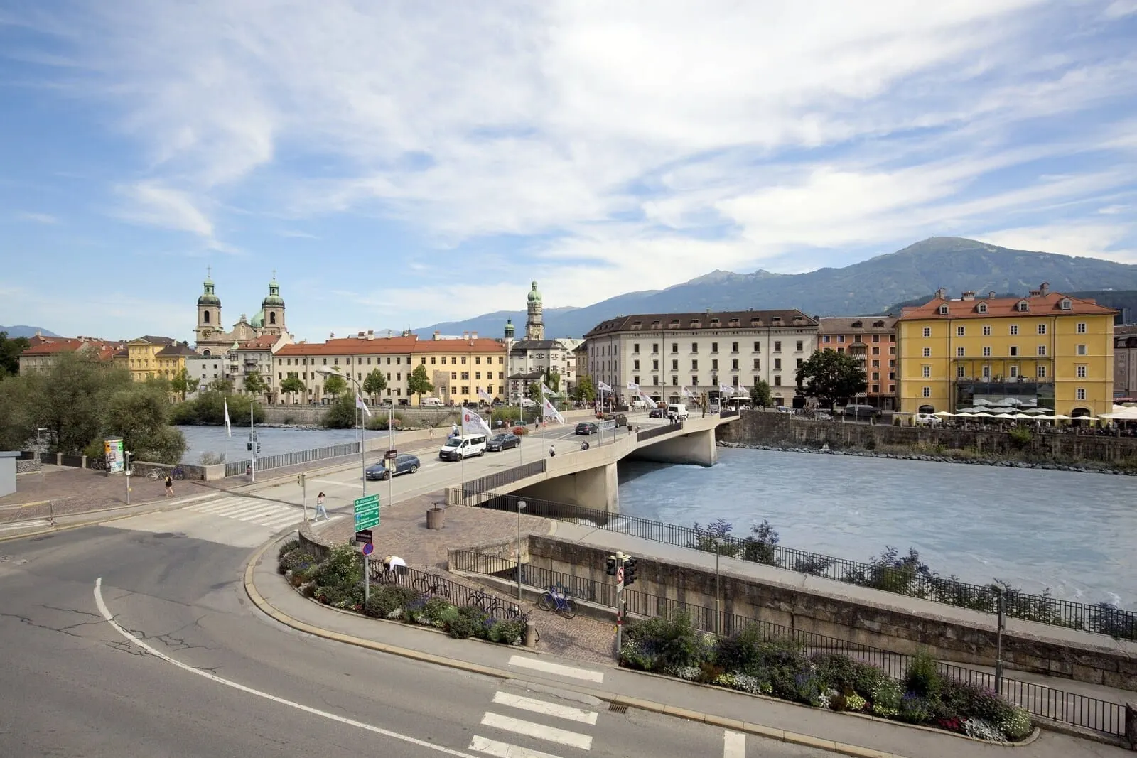Hotel Mondschein: The Inn bridge and the old town