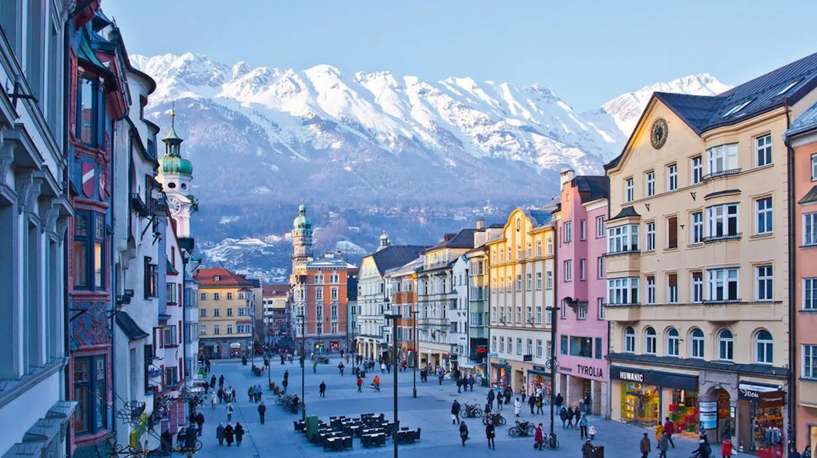 Maria Theresien Strasse in Innsbruck with the snowy Nordkette behind