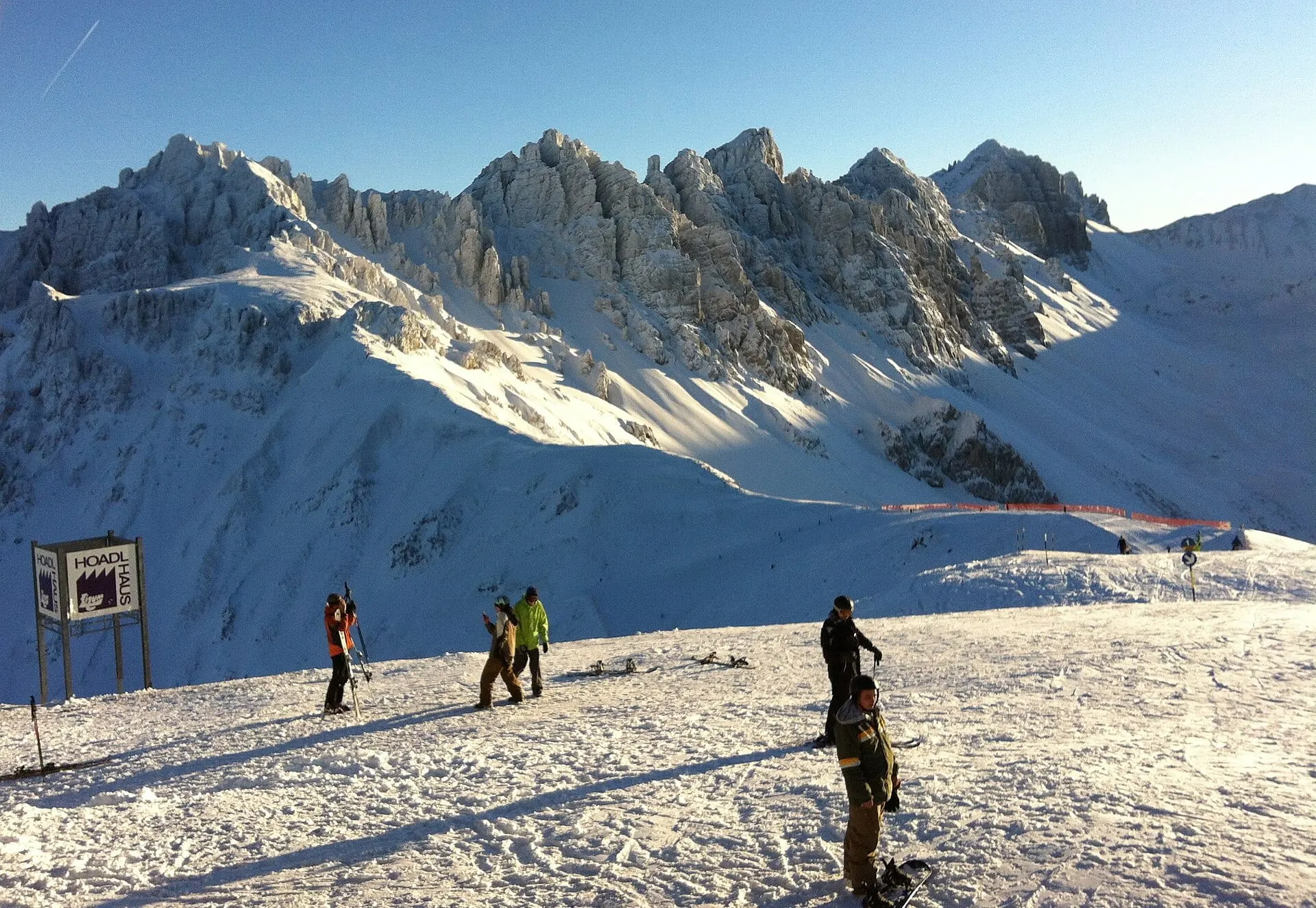 Skiers on the slopes of the Axamer Lizum below the Kalkkögel
